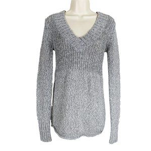 Girls Arizona Jeans Co. XL Gray Metallic Long Sleeve V-Neck Knit Sweater